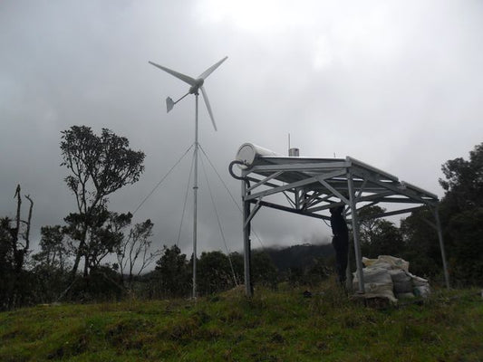 Fusión de Tecnologías: Aerogenerador y Solar, una Solución Integral para Zonas Rurales