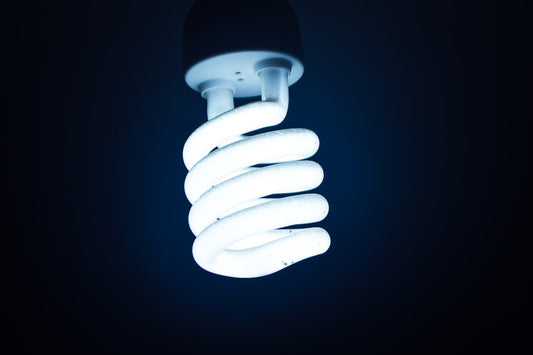 Iluminando el Futuro: Por Qué la Combinación de LED y Energía Solar es la Elección Inteligente
